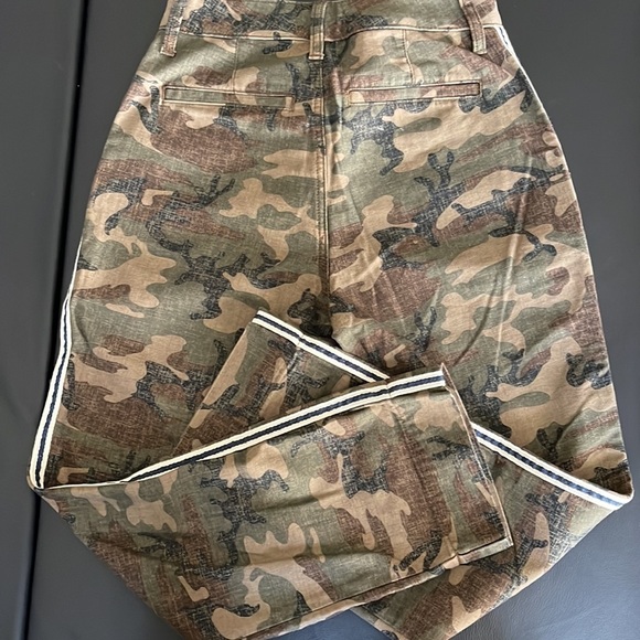 CAMO HIGH RISE STRAIGHT - Picture 3 of 4